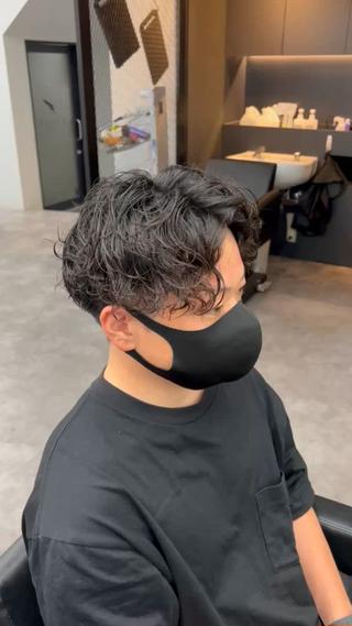スパイラルパーマで色気のある刈り上げセンターパートに大変身️

エロパーマかけたい方はぜひ！ 