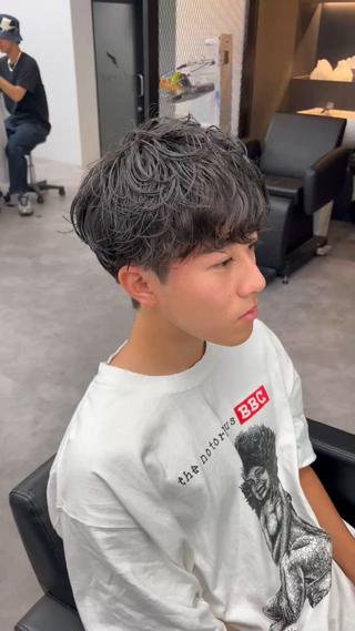ゆるふわスパイラルパーマ刈り上げマッシュ 