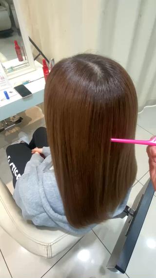 乾かしただけでツヤサラ︎︎⟡.·⁡縮毛矯正
⁡
トリートメントミスト_アルタイム
⇒髪内部の脂質補修をしてくれるので、パサつきなど気になる方にオススメ ͗ ͗
⁡
Aujua_インメトリー
⇒ 髪のゆがみ、ツヤが出にくい髪にオススメ  ͗ ͗
⁡ 