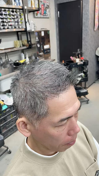 ベリーショートヘア
セットも楽ちんなのでオススメです 