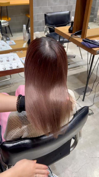 セミロング カラー 🍋髪質改善× 透明感カラー ジュリのヘアスタイル