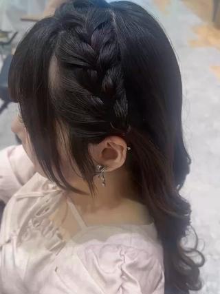 セミロング 🍑ブリーチなし ダブルカラーuRiのヘアスタイル