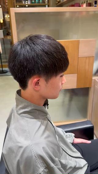 メンズ 透明感カラー/顔周り カット/レイヤーにかのヘアスタイル