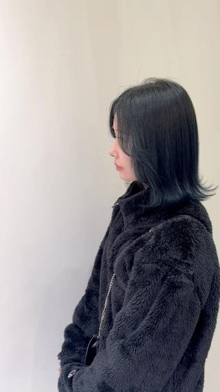 ミディアム 透明感カラー/顔周り カット/レイヤーにかのヘアスタイル