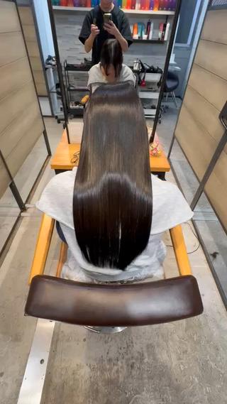 ロング youres hair 新宿west所属・✨髪質改善特化✨ 店長　安岡朋哉のヘアスタイル