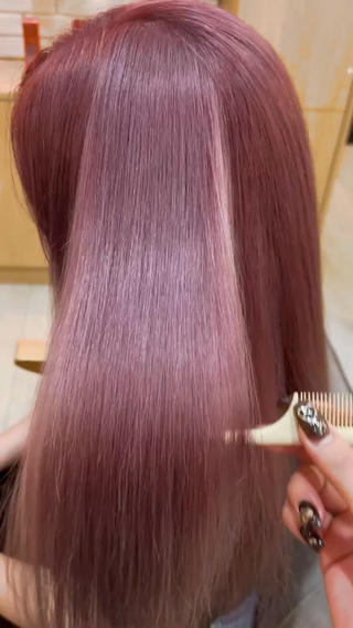 有名美容メーカー「ミルボン」のAujuaシャンプートリートメントでドライだけでこのツヤ感です 