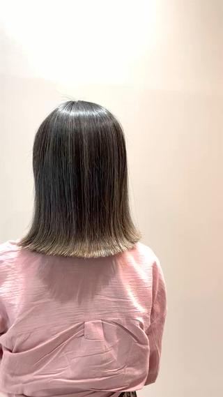 白髪ぼかしハイライト×外ハネボブ 
