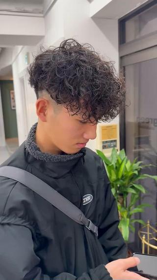 パーマ メンズ シャドウパーマ/ 波巻パーマYu-Kiのヘアスタイル