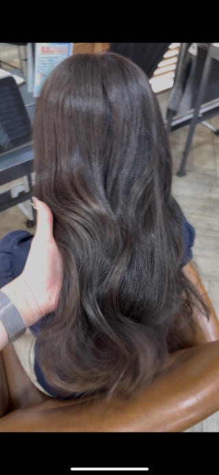 ロング カラー 浦﨑 笑美里のヘアスタイル