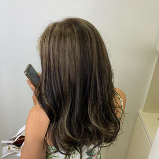 セミロング カラー 🫧髪質改善・美髪 艶髪🫧ニタ シンゴのヘアスタイル