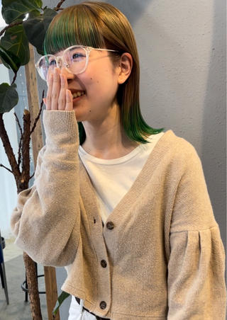 ミディアム カラー (h)wim ウィムのヘアスタイル