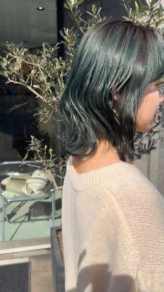 mint green 

伸びた根本とのコントラストもいい感じでした◎

stylist by DAIKI 