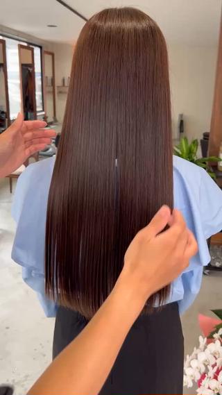 ロング カラー (h)wim ウィムのヘアスタイル