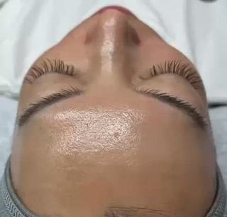 全顔waxで毛穴の大掃除をしてピカピカ肌を是非ご体験下さい!お肌のくすみも取れて肌がトーンアップします