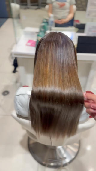 美髪ストレート

自分の癖、うねりが気になる方、髪が硬いのが気になる方
ストレートをすれば人生変わります
手で乾かすだけでこの仕上がり 
