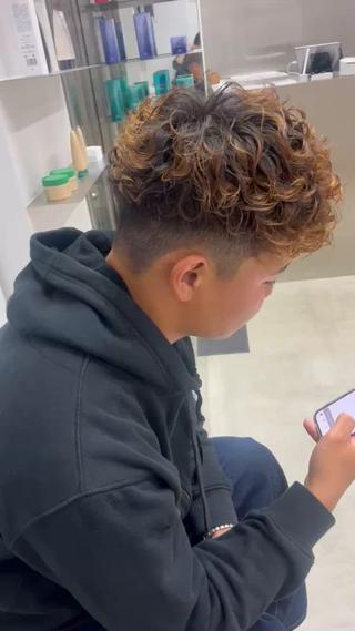 パーマ メンズ 夏果⭐︎fifth 天神 海外風パーマのヘアスタイル