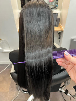 ロング カラー mai🐷髪質改善 🖤透ける暗髪🖤のヘアスタイル