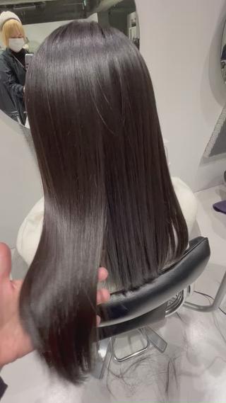 ロング カラー mai🐷髪質改善 🖤透ける暗髪🖤のヘアスタイル