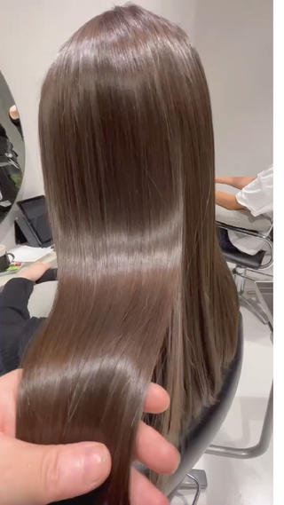 ロング カラー mai🐷髪質改善 🖤透ける暗髪🖤のヘアスタイル