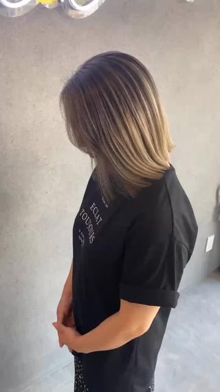 ミディアム ARCANA アルカナのヘアスタイル