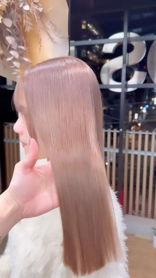 大人気ミルクティーグレージュ♡

寒い季節くすみカラー人気です！
ブリーチ1回でできます 