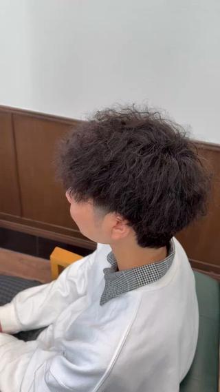 カラー パーマ メンズ 長屋 裕也のヘアスタイル
