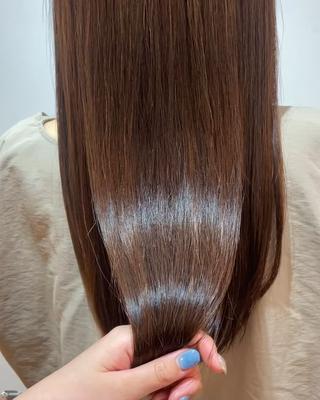 髪質改善トリートメント
ロングでもまとまりのあるサラツヤヘアになります 