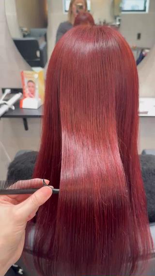 ぱきっとしすぎない高発色の赤系カラー
艶出しにも効果的です♡