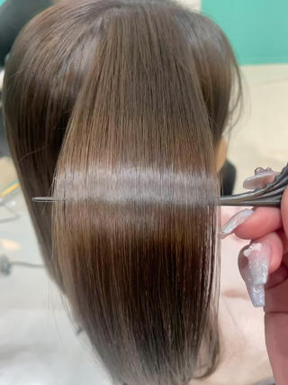 ミディアム カラー Natsuki🤍 透明感×艶カラー🫧のヘアスタイル