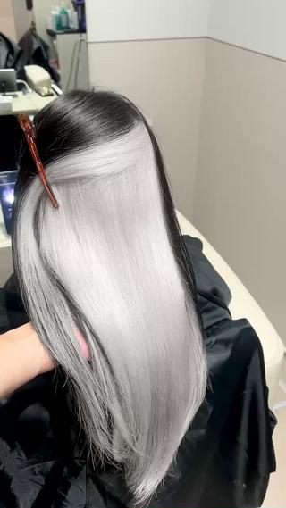 ロング SALOWIN柏Suite所属・レイヤー/ウルフ/ イヤリング/岡本智樹のヘアスタイル