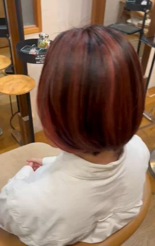ハイライトカラー
白髪が目立たなくなり、明るめカラー

#ハイライト#レッドブラウン#ブラウン#白髪ぼかし#暖色カラー#ブラウンレッド#ミディアム#おしゃれ染め#白髪染め#ファッションカラー#ダブルカラー#ワンカラー
 