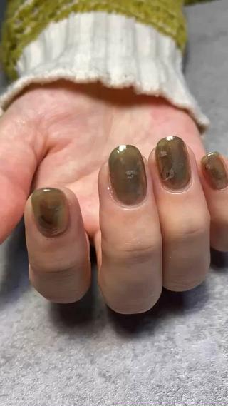 カジュアルだけどチープに見せない!大人のニュアンスネイルアート10本コース
2種類のアートをお選び頂き左右チグハグで!
当店オフ有りで180分ほどでした。
退屈されないようにアニメや映画ドラマなど観て過ごして頂けます♪