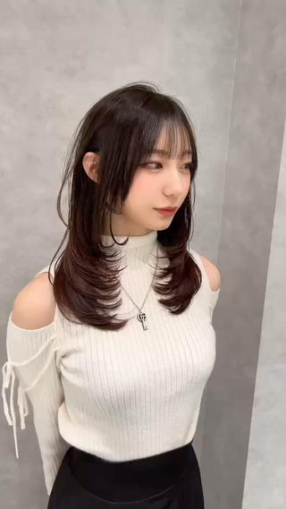 ロング 🥇KEN /レイヤー/艶カラーのヘアスタイル