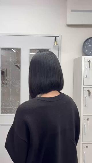 広がりやすいボブも、髪質改善でしっとりまとまる質感に

ツヤと扱いやすさを感じていただけます 