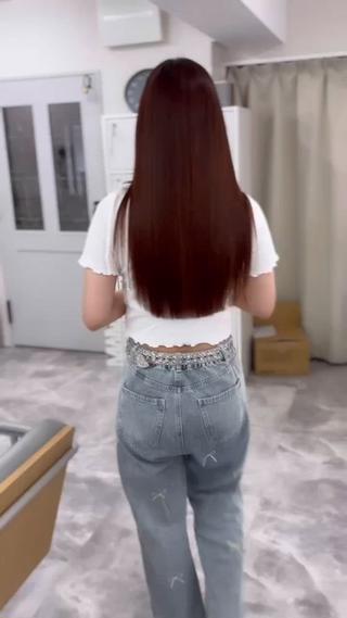 ブリーチや明るめのカラーをしていると、どうしてもパサつきやダメージが気になる…という方におすすめです

髪の内部から補修しながら、表面のキューティクルを整えることで、柔らかさと自然なまとまりを実感していただけます
 