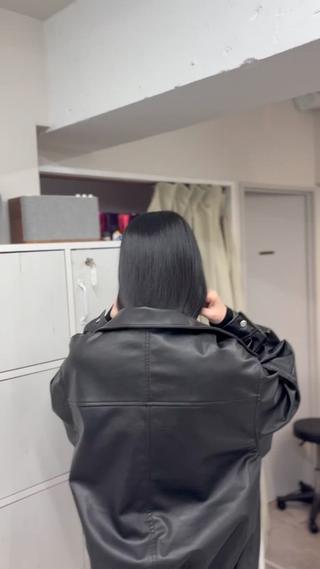 UPTOGLOSSで叶える、手触りまで変わる艶髪ケア

毛先までしっとりまとまるのに、ベタつかず軽やかな仕上がり

光をまとったような自然なツヤ感は、毎日のスタイリングをぐっと楽にしてくれます

ダメージや広がりでお悩みの方も、UPTOGLOSSなら扱いやすい素直な髪に

思わず触れたくなる柔らかさと、品のある艶をぜひ体感してみてください 