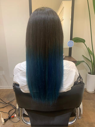 ロング カラー 伊藤 裕貴のヘアスタイル