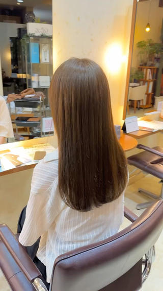 オリーブ系カラー

#オリーブ
#ベージュ
#透明感カラー
#ブリーチなし
#ダブルカラー 