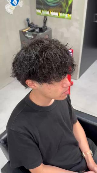 パーマ メンズ Buzzy 大畠　慎三郎のヘアスタイル