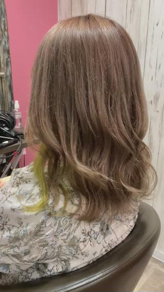 ミディアム カラー ヘアアレンジ 🧶ブリーチカラー TERU🧶のヘアスタイル