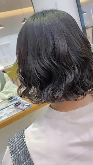 ミディアム パーマ コテ巻き風パーマ✨ かつみのヘアスタイル