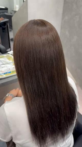 ロング カラー 吉崎 ひびきのヘアスタイル