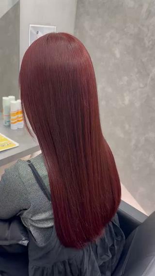 ロング カラー 吉崎 ひびきのヘアスタイル