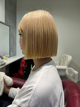 ハイトーンボブ 最推しです
ブロンドもいいですが、グレージュやホワイトピンクも可愛いです 