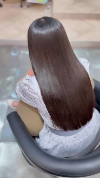 こだわり抜いた薬剤選定、完璧なアイロンの熱入れで艶髪へ
#縮毛矯正#髪質改善#ストレート 