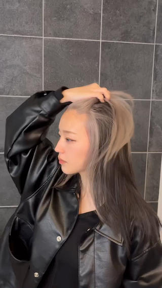 セミロング カラー ふうか 心斎橋美容室のヘアスタイル