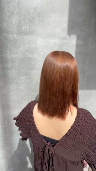 ミディアム カラー 野崎 桃実のヘアスタイル