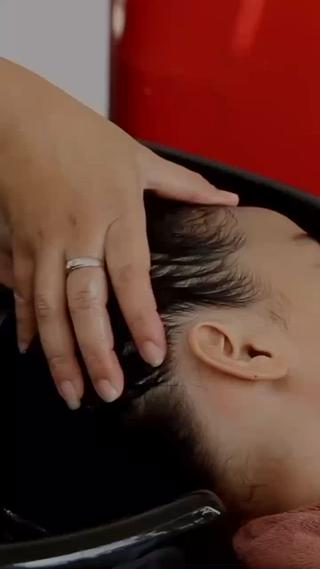 ヘアアレンジ beauty salon laera所属・垢抜けヘアメイク職人 💄甲斐恵和のヘアスタイル