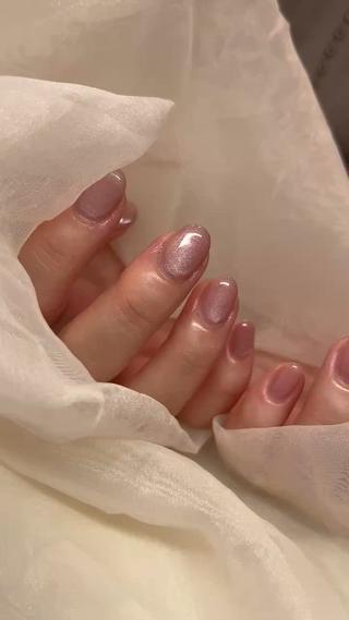 ピンクマグネット

#マグネットネイル　#綺麗めニュアンス　 