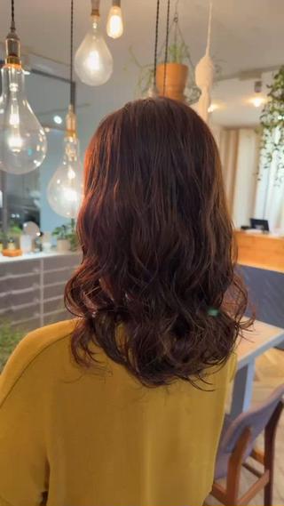セミロング パーマ ヘアアレンジ 飯島 美海のヘアスタイル
